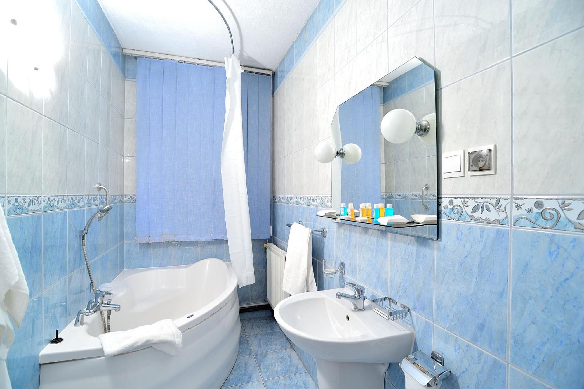 Hotel Restauracja Twist Krosno Luaran gambar