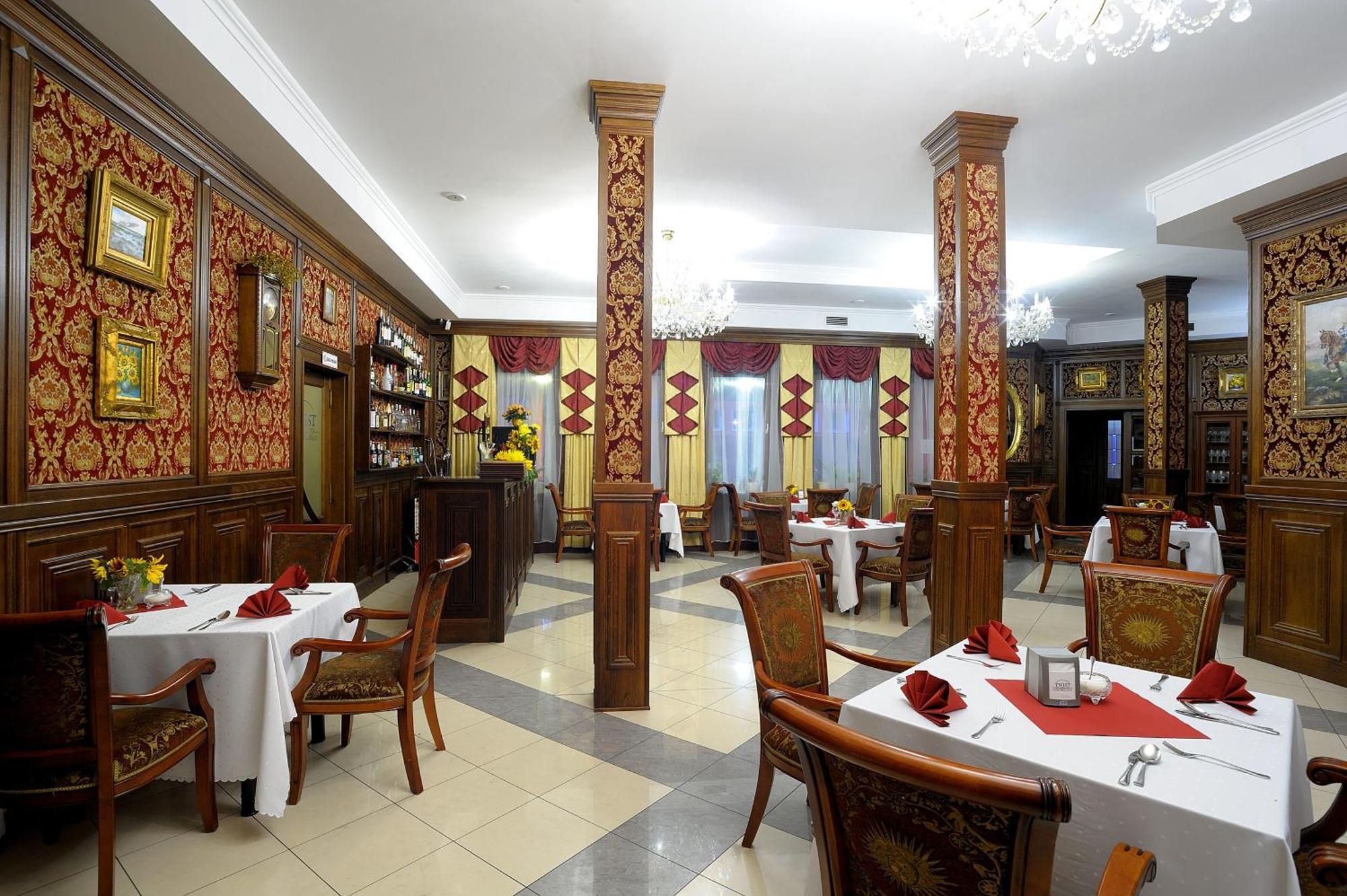 Hotel Restauracja Twist Krosno Luaran gambar