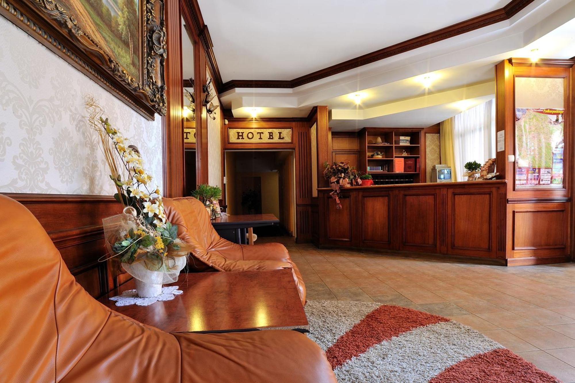 Hotel Restauracja Twist Krosno Luaran gambar