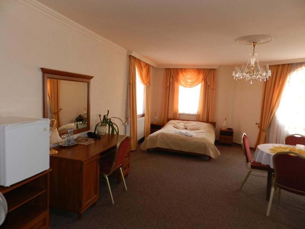 Hotel Restauracja Twist Krosno Bilik gambar