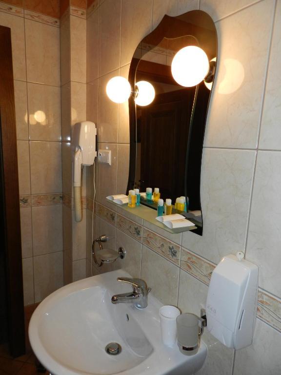 Hotel Restauracja Twist Krosno Bilik gambar